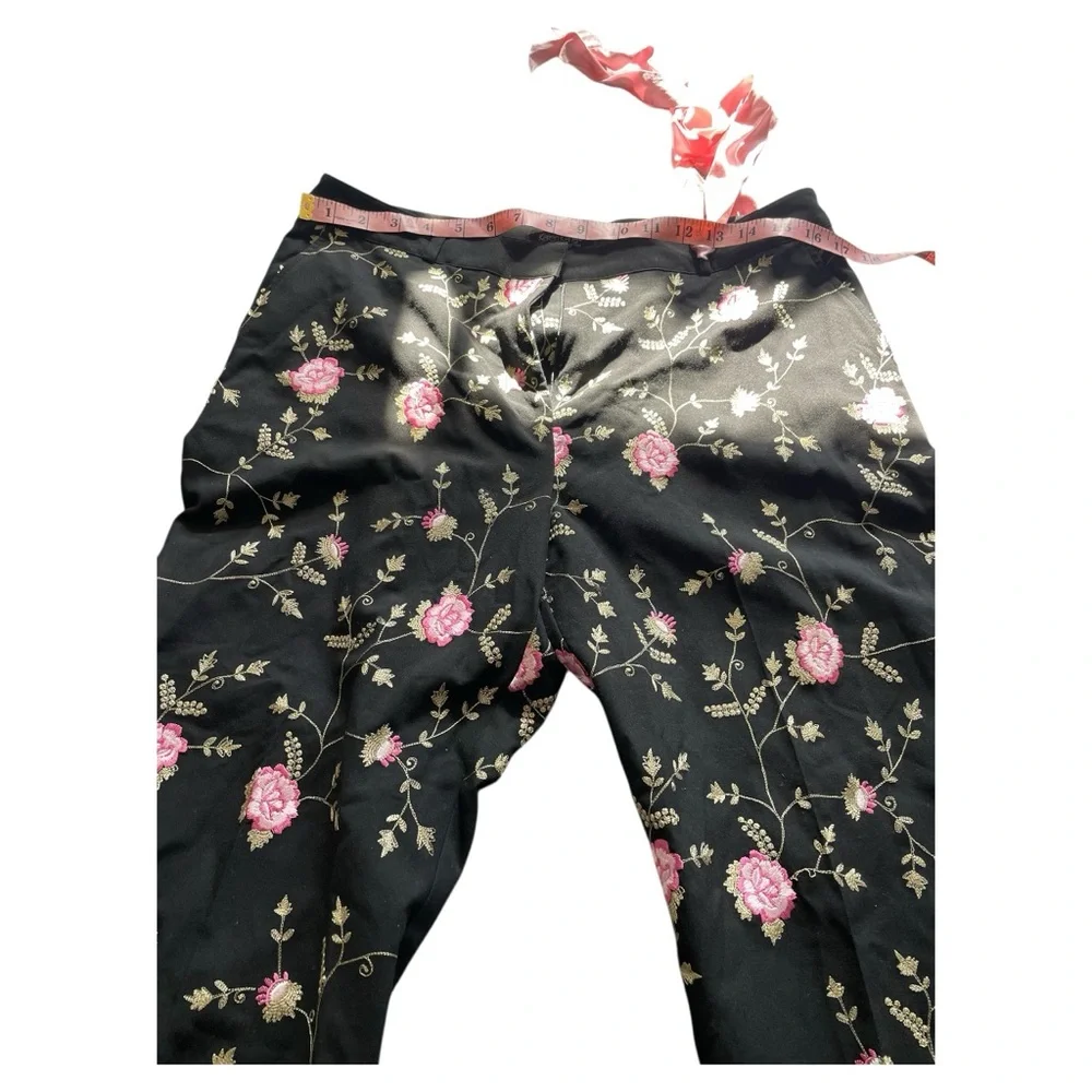 EUC Karen Kane Lifestyle Petites black/pink floral embroidered cropped pants 14P